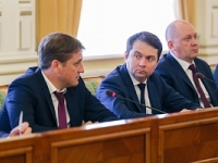 Межведомственная рабочая группа займется сокращением сроков проведения административных процедур при заходе рыбопромысловых судов в порт Мурманск